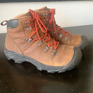 Women’s Keen Pyrenees Hiking Boots